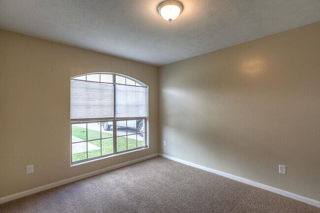 Building Photo - 10602 Pine Landing Dr