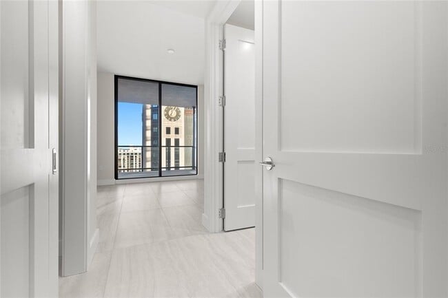 Building Photo - 275 1st Ave S