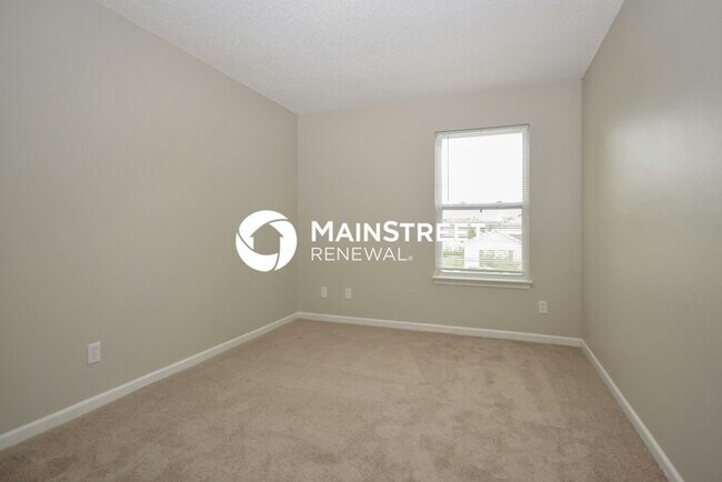 Building Photo - 4 Bedroom Pet-Friendly Home in Plainfield, IN with Main Street Renewal