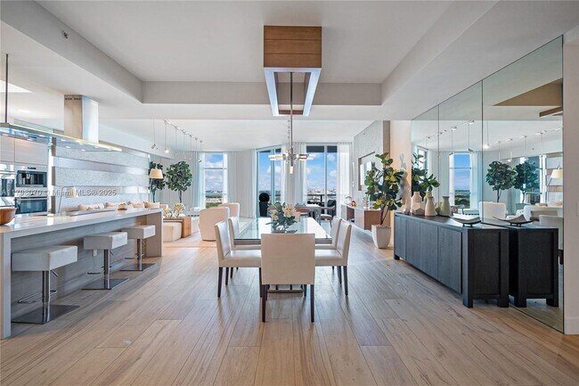 Building Photo - 17301 Biscayne Blvd