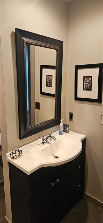 Building Photo - 693 W North St