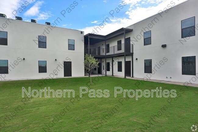 Building Photo - 1061 Ranger St