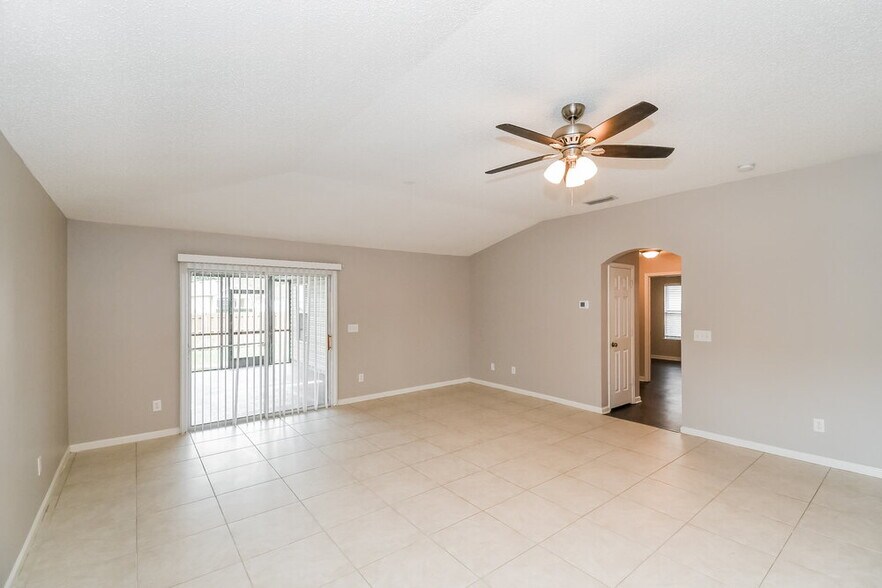 Building Photo - 228 Prince Phillip Dr