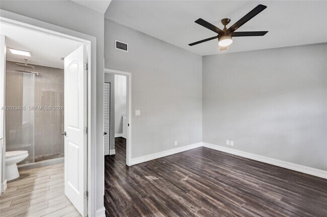 Building Photo - 3325 Carambola Cir S