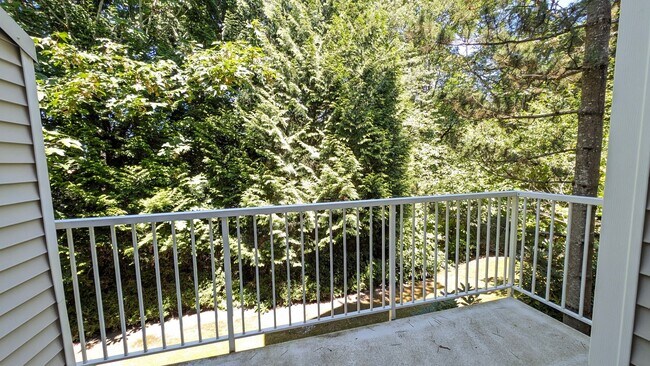 Building Photo - Bothell / Woodinville 2 Bedroom Townhome with Den and AIR-CONDITIONING