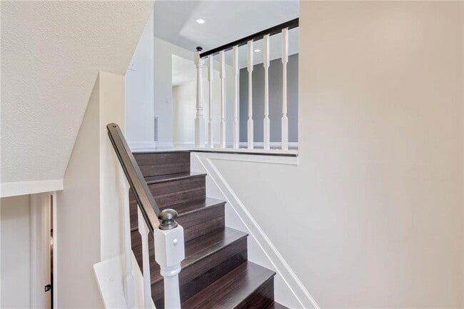 Building Photo - 7 Bramblewood Ln