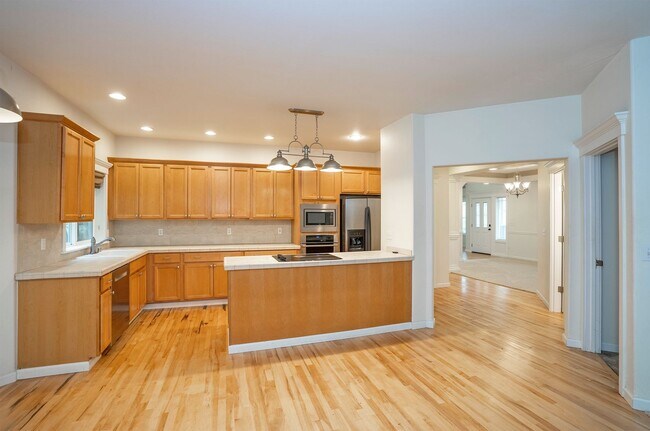 Building Photo - Beautiful Craftsman Home for Rent on Fox Island