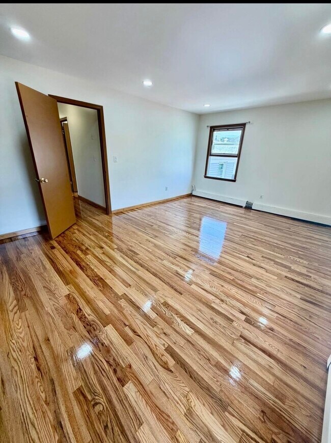 Building Photo - 110 Humphrey Ave