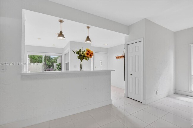 Building Photo - 7906 Granada Pl