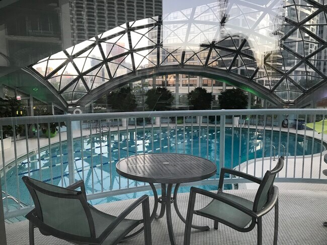 Building Photo - 400 E Randolph St