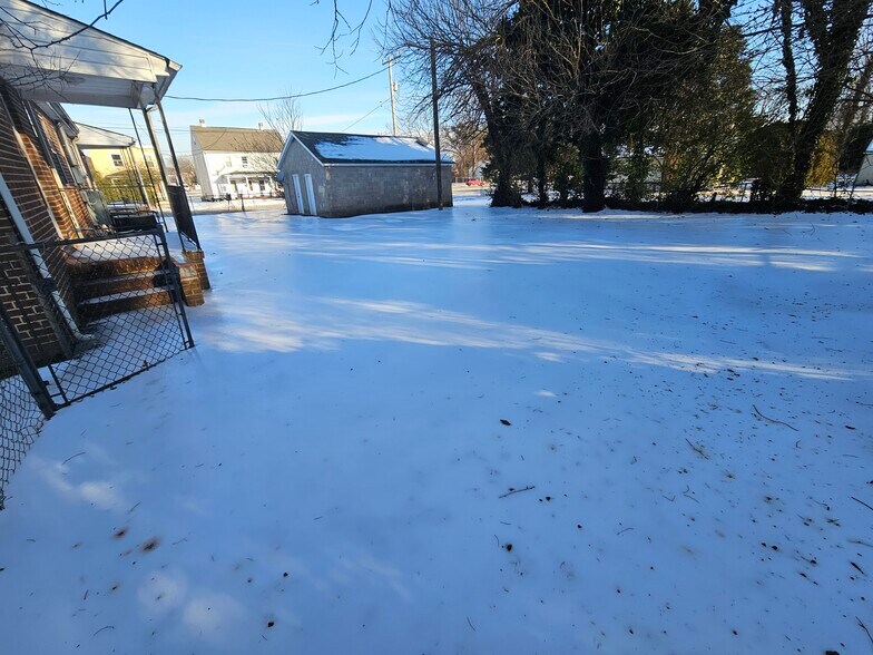 Building Photo - 105 Indiana Ln