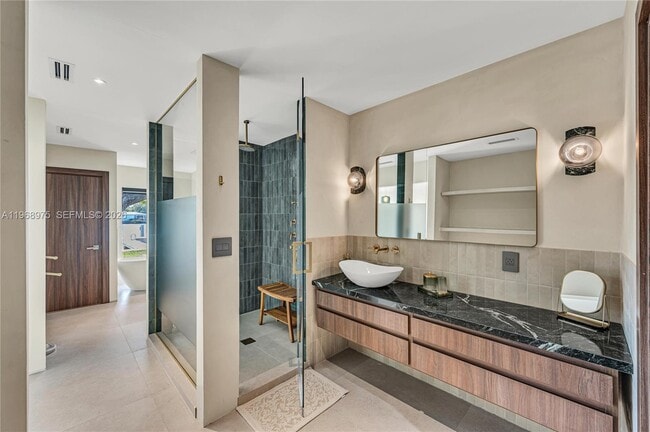 Building Photo - 1170 S Biscayne Point Rd