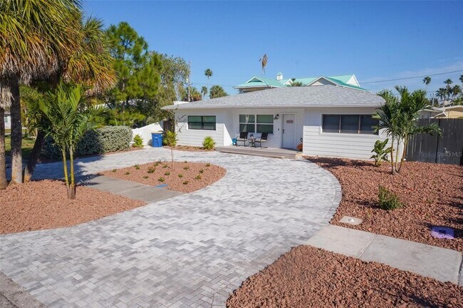 Building Photo - 929 Lantana Ave