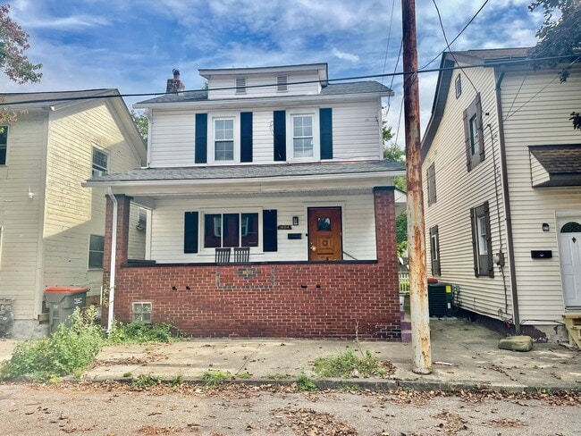 Building Photo - 3 Bed 2 Bath- Beaver Falls PA