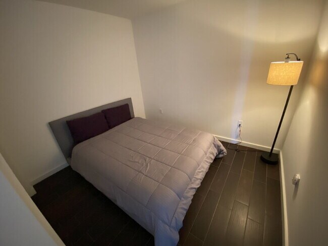 Building Photo - 4471 Dean Martin Dr