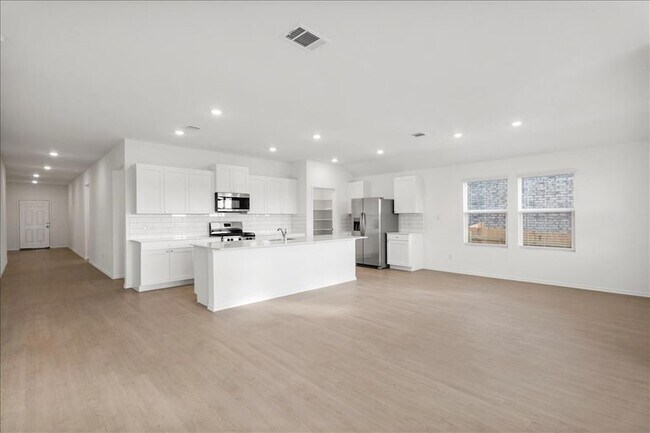 Building Photo - 212 Seven Seas Dr