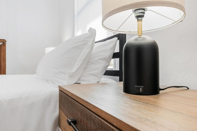 Building Photo - 3532 Greenwood Blvd