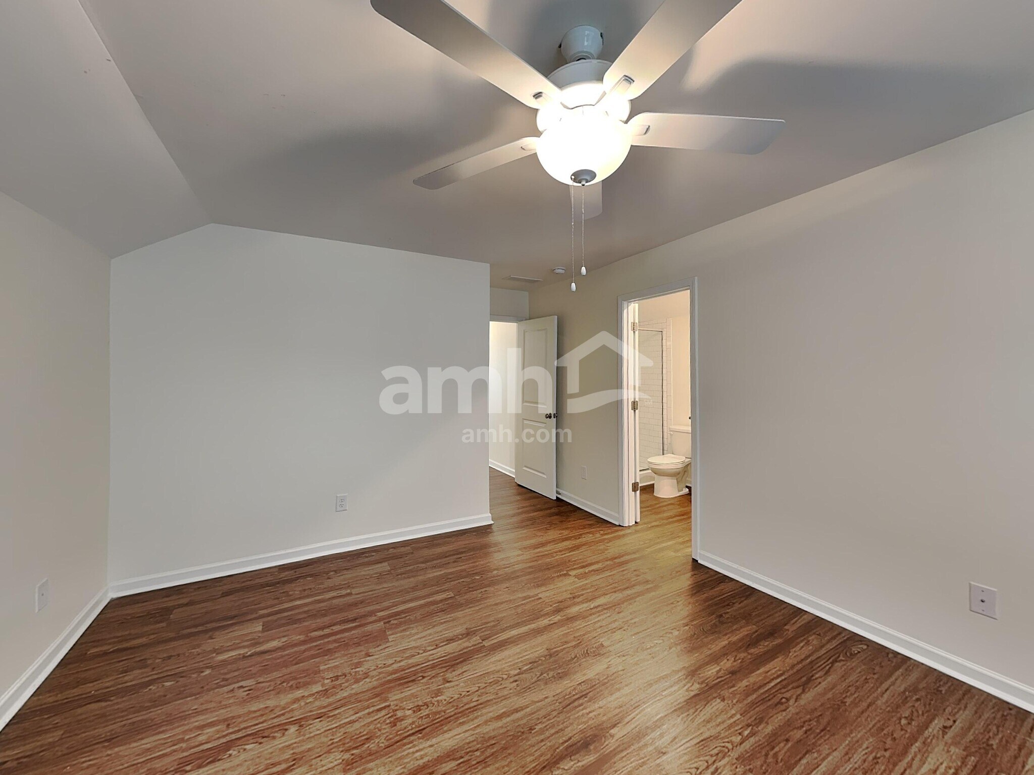 Building Photo - 168 Landsdown Xing