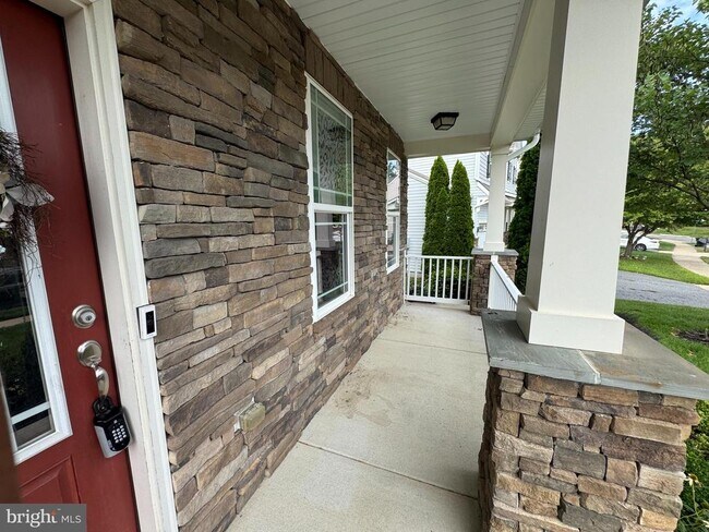 Building Photo - 6 Whetstone Ct