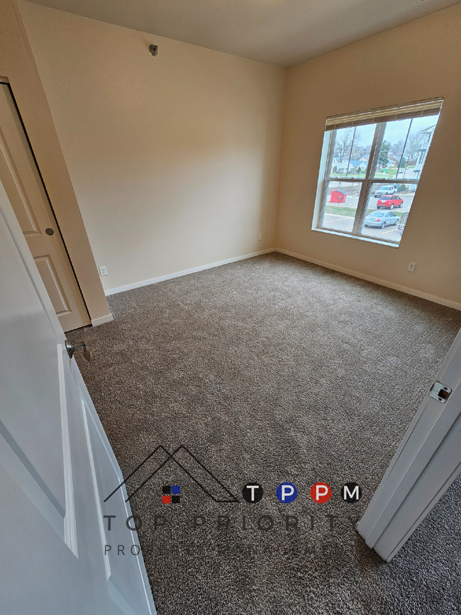 Building Photo - 2 Bedroom | 1 Bathroom Apartment in Cedar ...