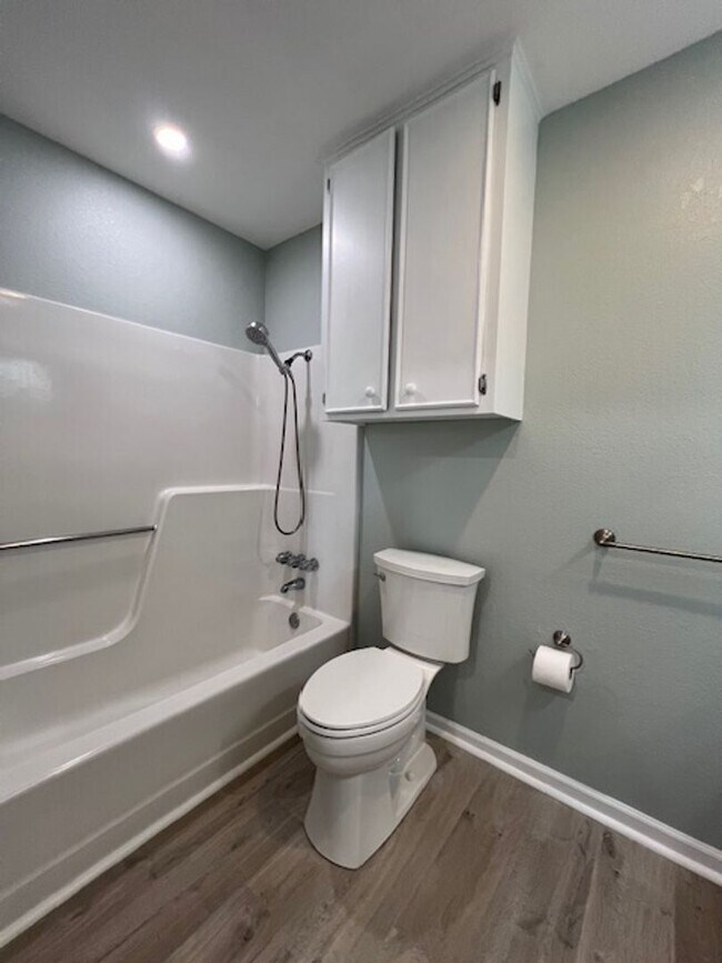 Building Photo - UPDATED HOME IN FLOUR BLUFF - OFFERING GRE...