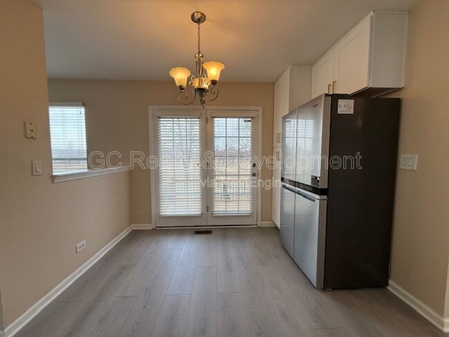 Building Photo - 468 Columbine Ln