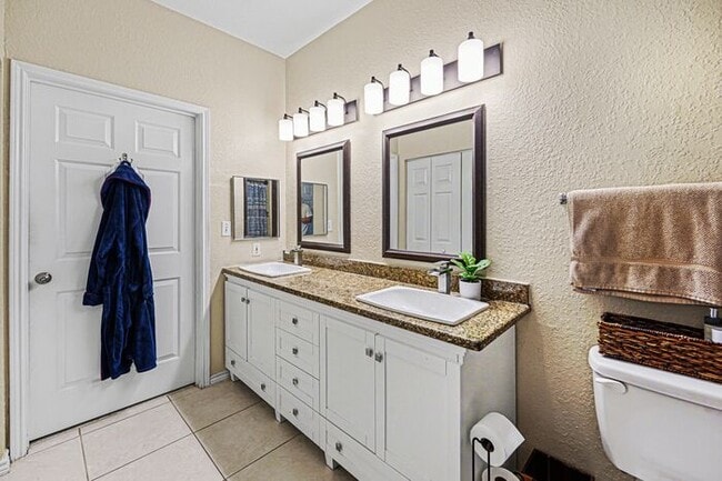 Building Photo - 4333 Bayside Village Dr