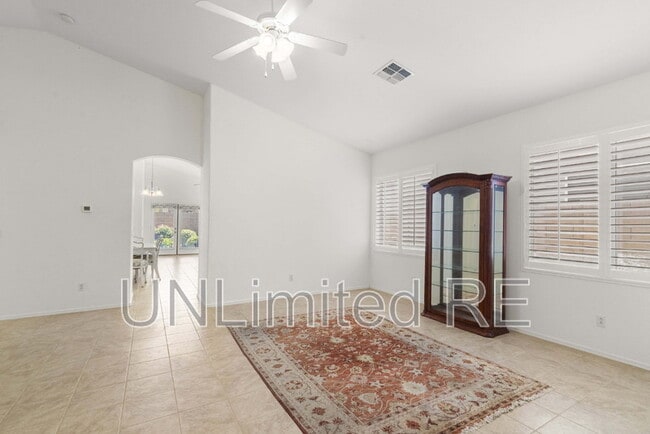 Building Photo - 7889 N Music Mountain Ln