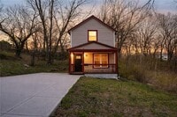 Building Photo - Beautifully Remodeled 3 Bedroom, 3 Bath Home for Rent!