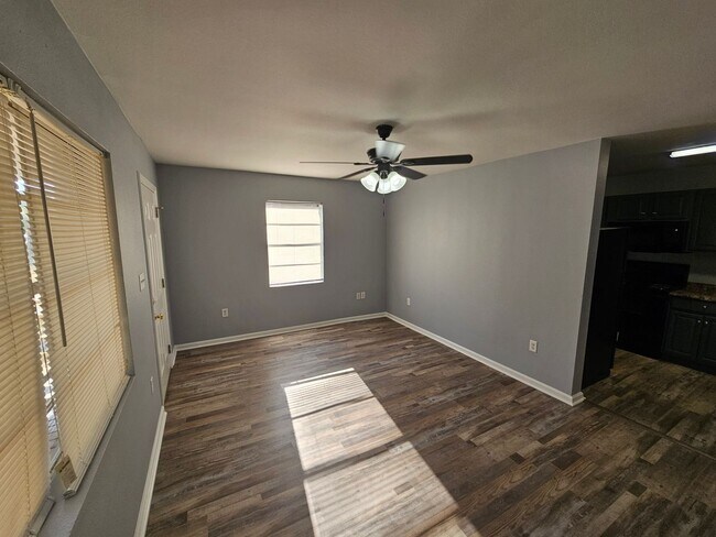 Building Photo - Duplex in Jacksonville