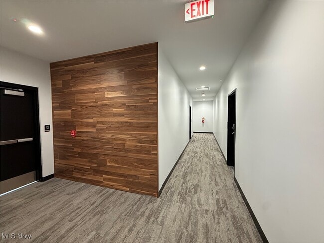 Building Photo - 203 Park Dr