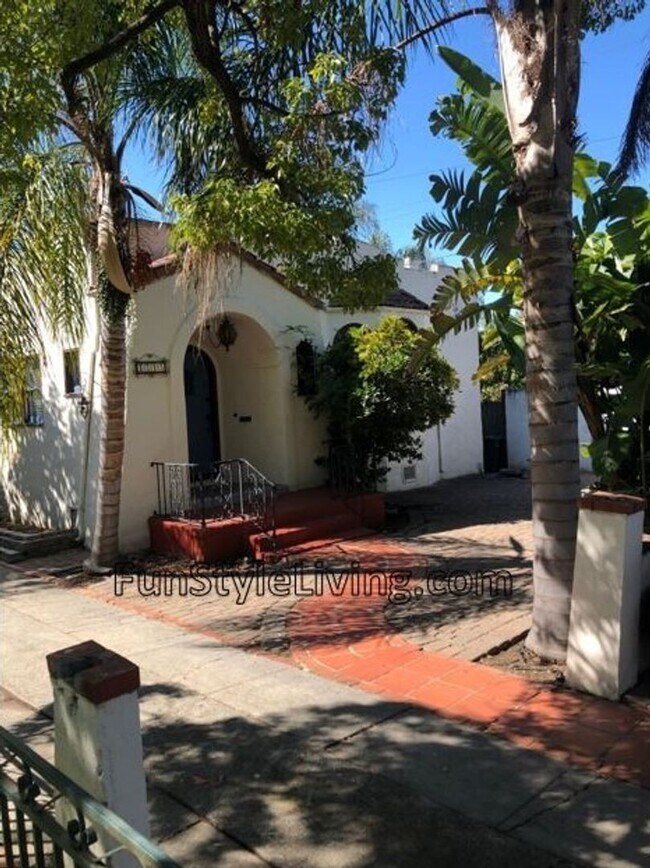 Building Photo - Charming Mediterranean Circa 1937 House