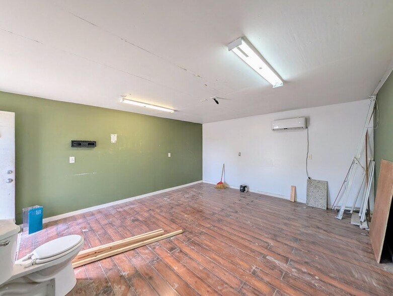 Building Photo - 13208 W Tuckey Ln