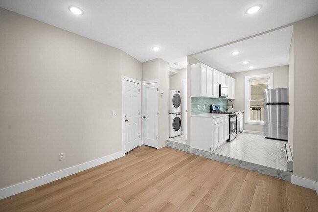 Building Photo - 450 1st St