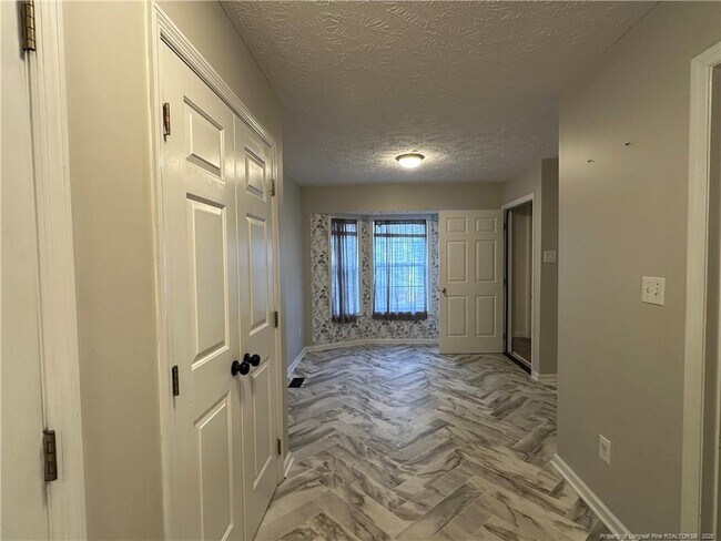 Building Photo - 2564 Lull Water Dr