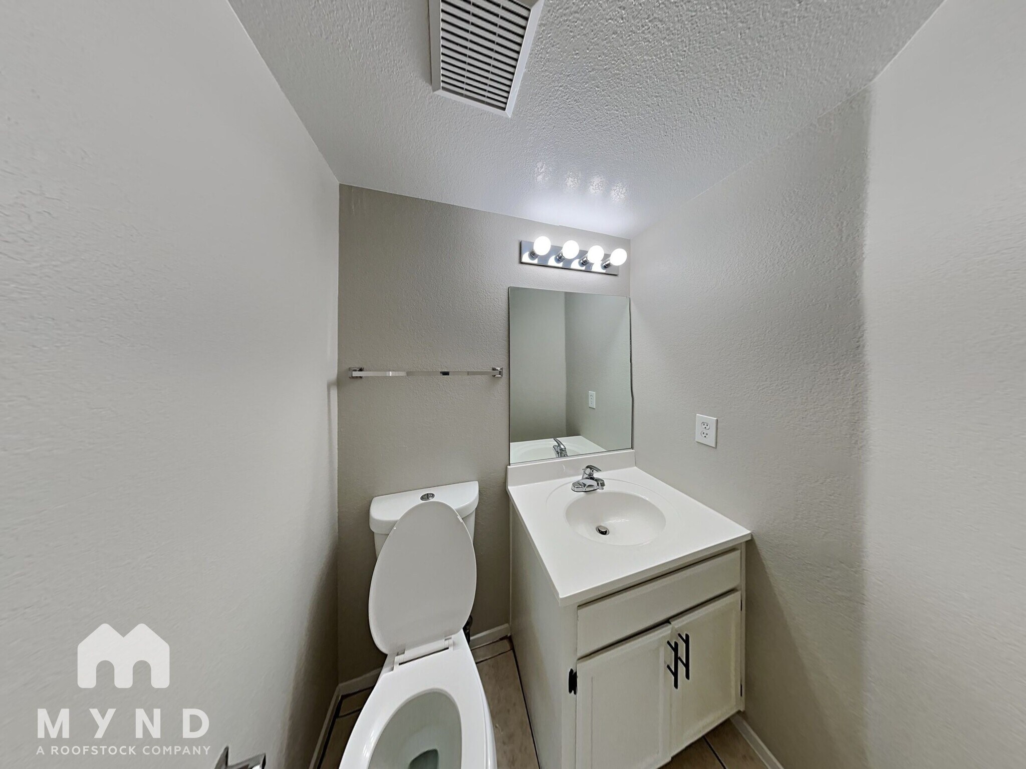 Building Photo - 2835 Floral Peak Dr