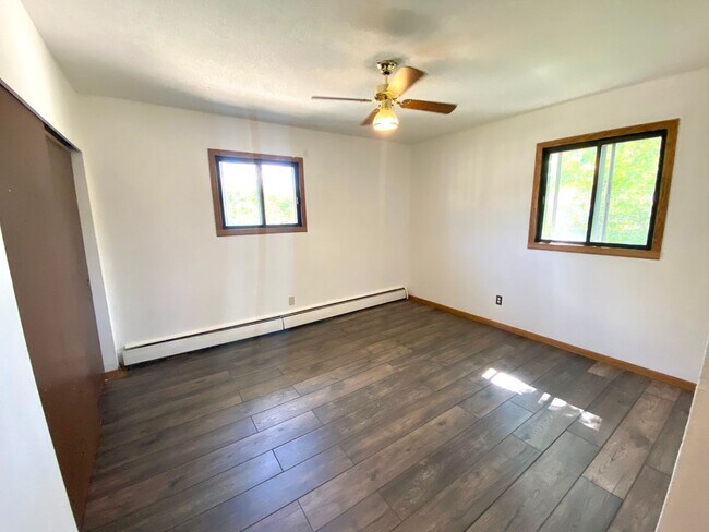Building Photo - 2 Bedroom Duplex