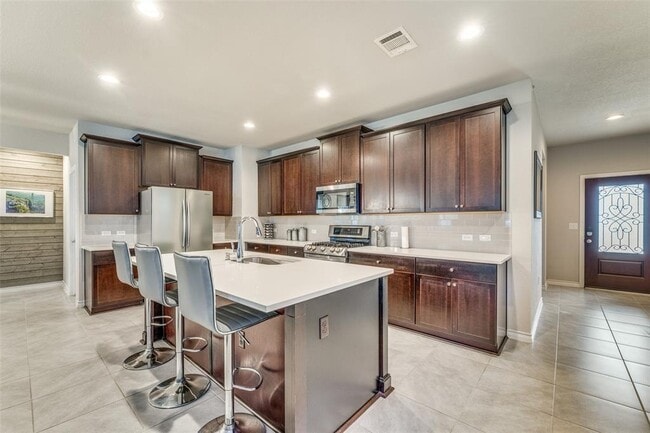 Building Photo - 5921 Lehman Way