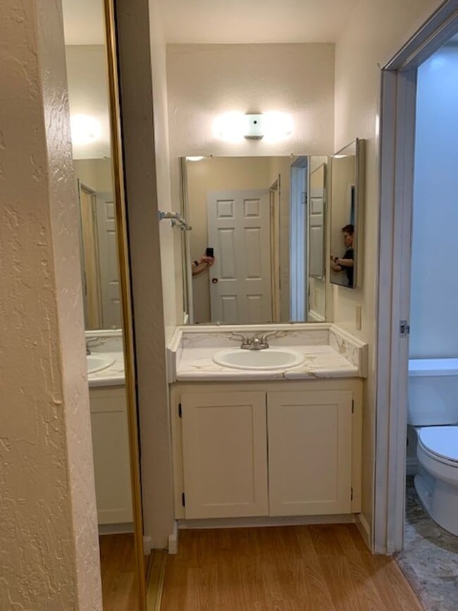 Building Photo - Great 1 Bedroom, 1 Bath second level Golden Oaks Condo in Monterey