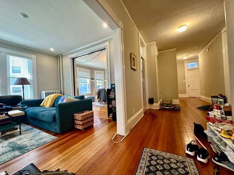 Building Photo - 12 Matchett St