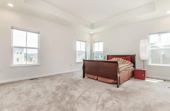 Building Photo - 10279 Benjamin Way