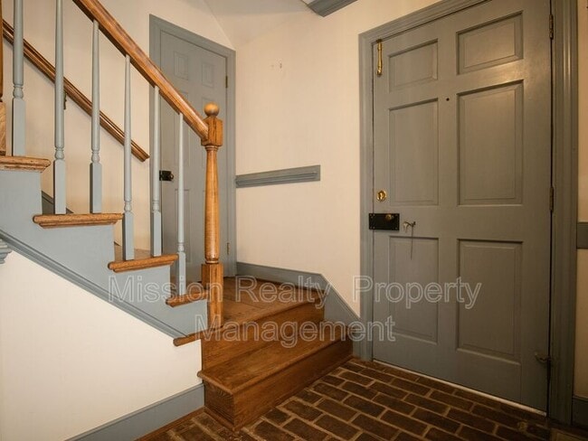 Building Photo - 7580 Rockfalls Dr