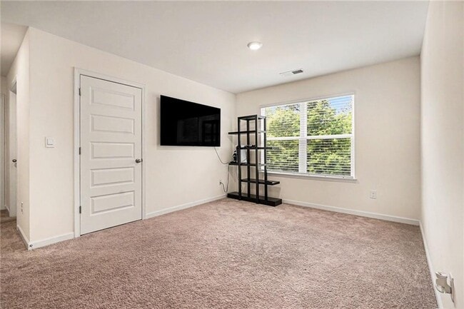 Building Photo - 639 Blue Juniper Cir
