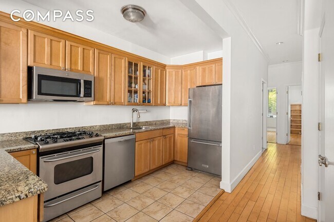 Building Photo - 132 W 123rd St