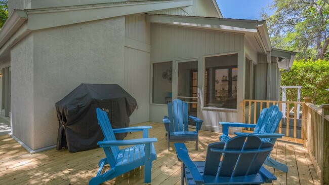 Building Photo - 13 Dewberry Ln