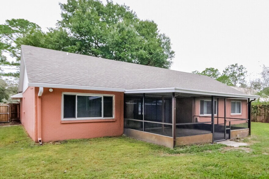 Building Photo - 15713 Woodshed Pl