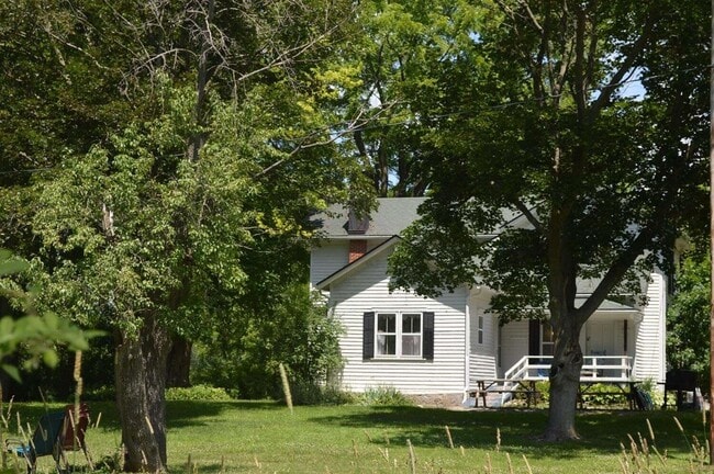 Building Photo - 4561 N Lake Rd