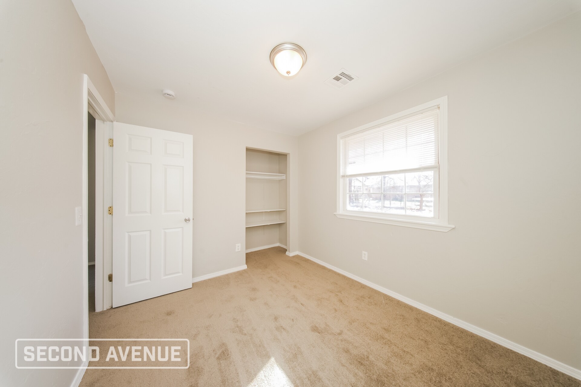 Building Photo - 3400 Overland Dr