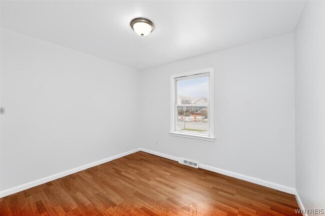 Building Photo - 3028 Welch Ave