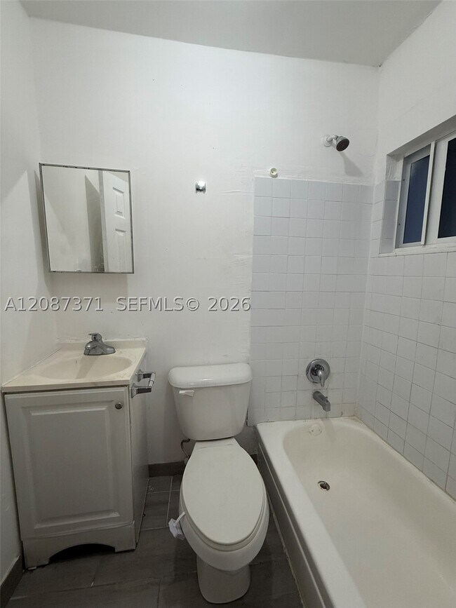 Building Photo - 237 NE 58th St